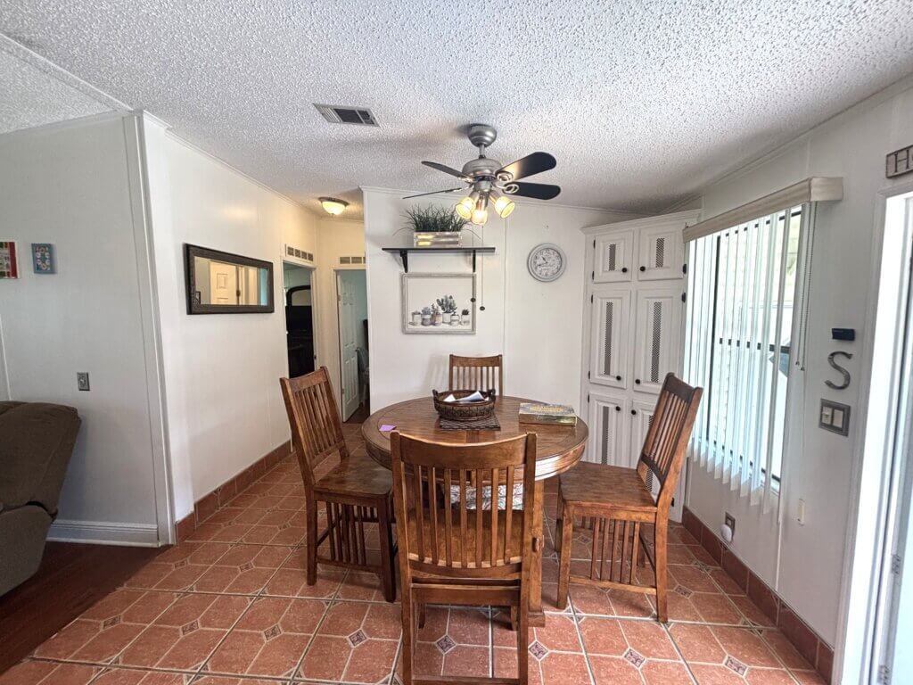 2182 Horseshoe Dr