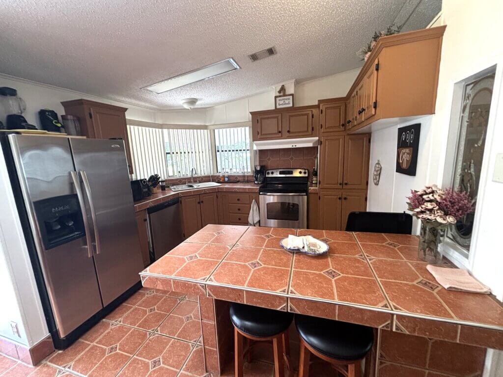 2182 Horseshoe Dr