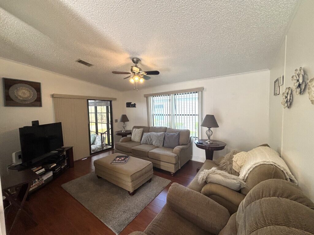 2182 Horseshoe Dr