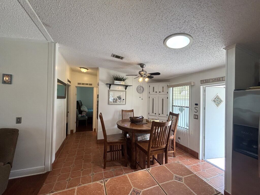 2182 Horseshoe Dr