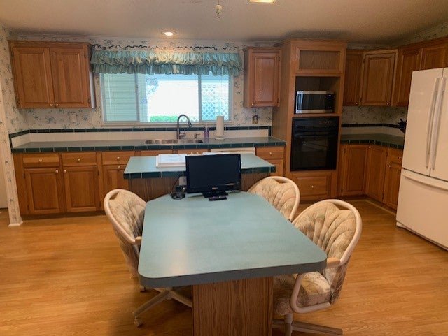 2437 Sandcrane Trail