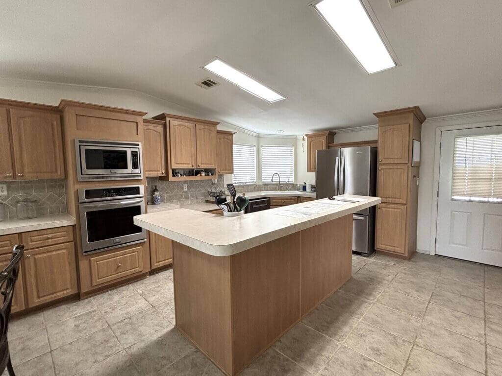2816 Peavine Trail