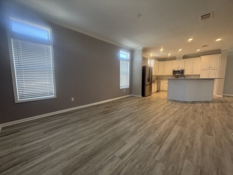 39248 US HWY 19N #290