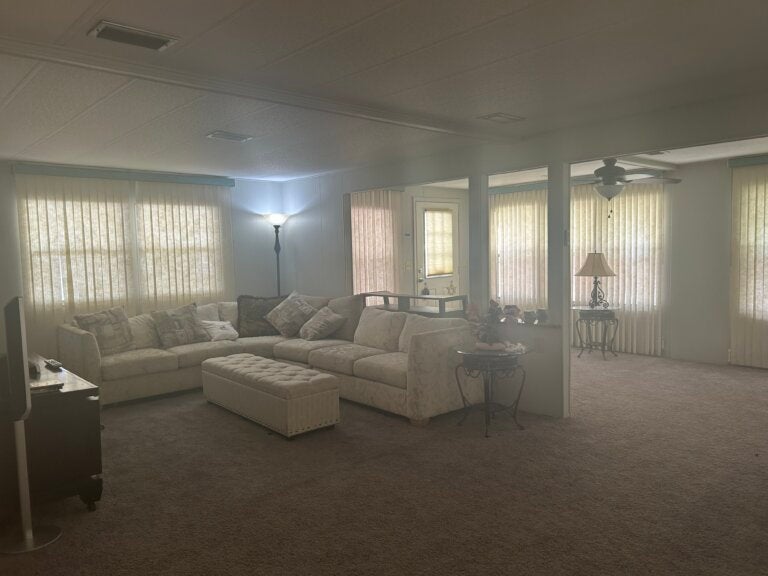 4 Iguana Court