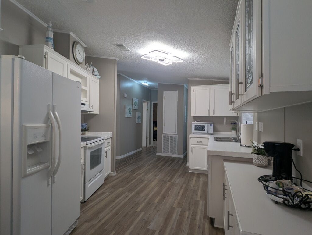 405 Strawberry Ridge Blvd