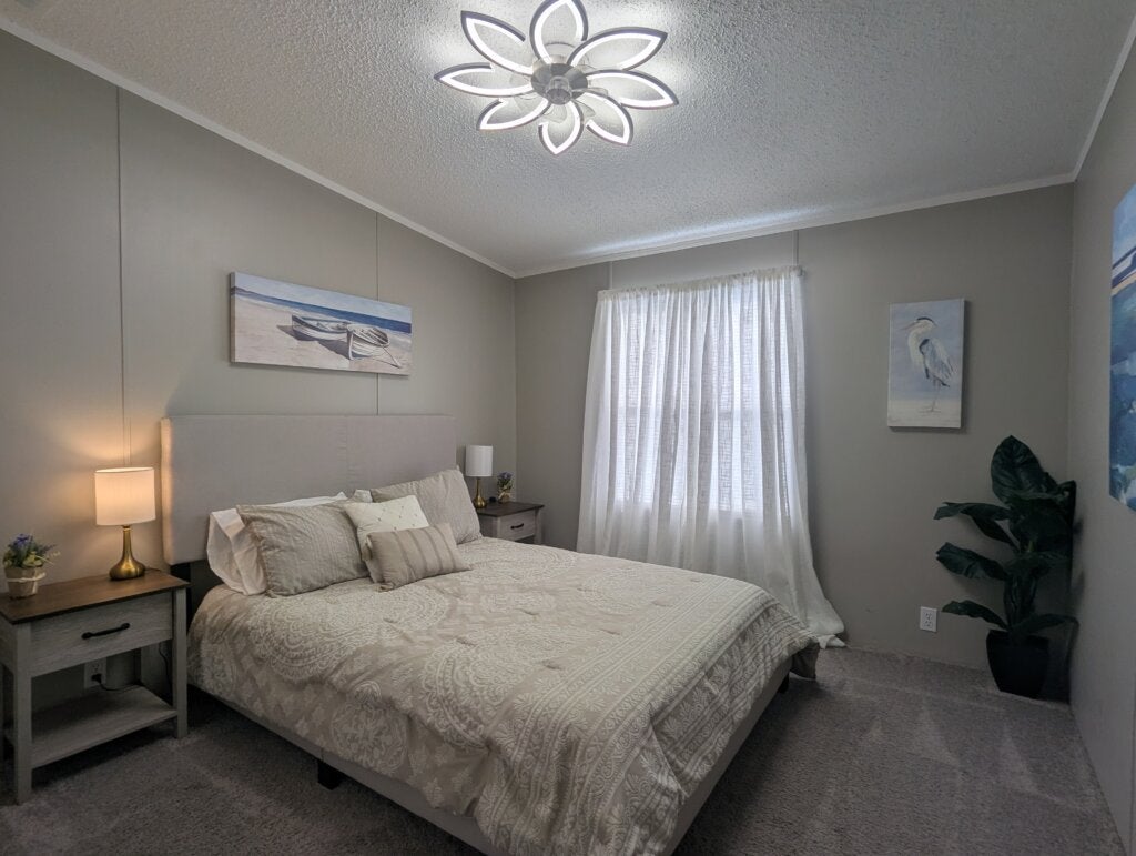 405 Strawberry Ridge Blvd