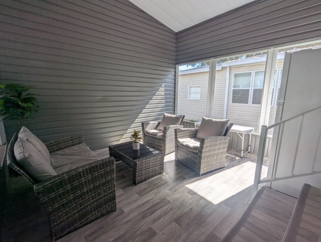 405 Strawberry Ridge Blvd
