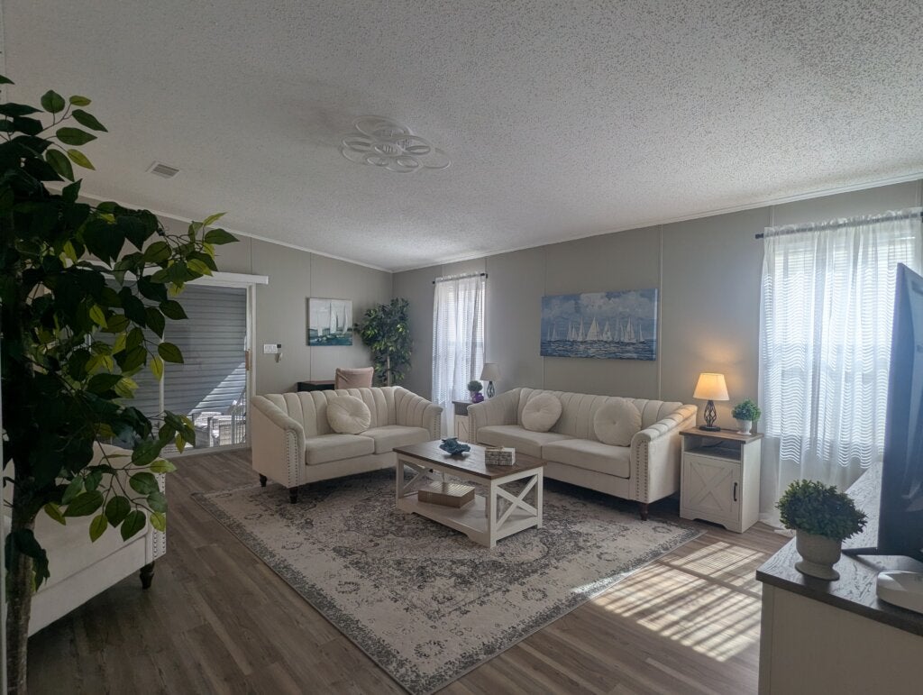 405 Strawberry Ridge Blvd