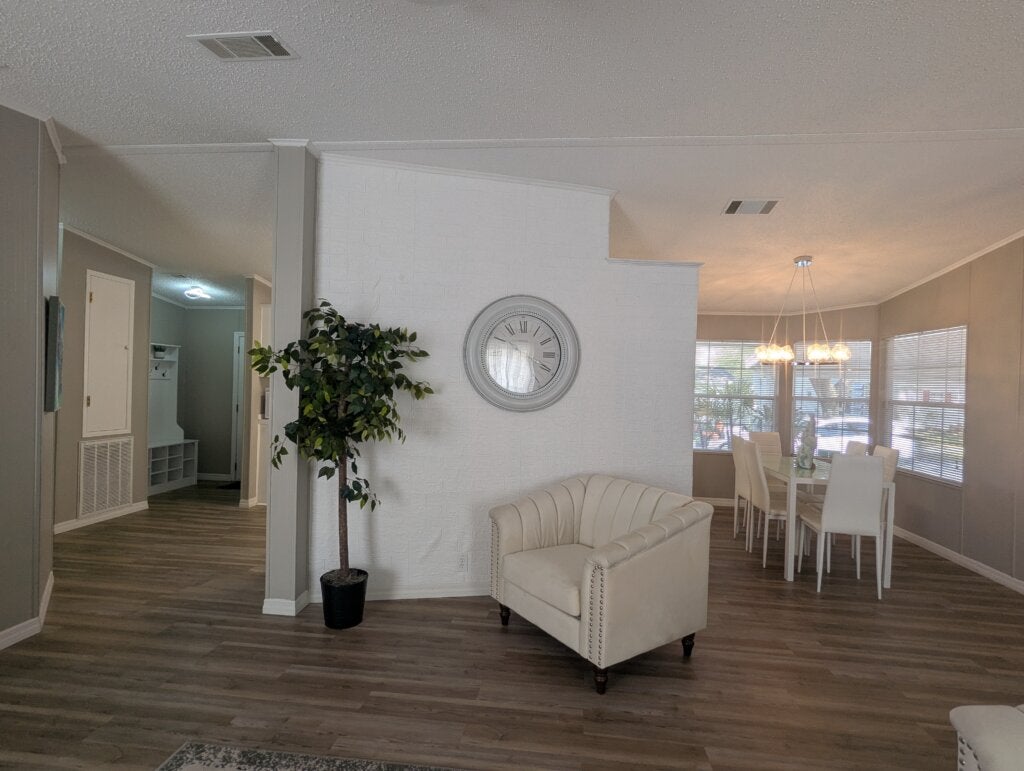 405 Strawberry Ridge Blvd