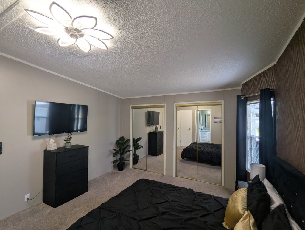 405 Strawberry Ridge Blvd