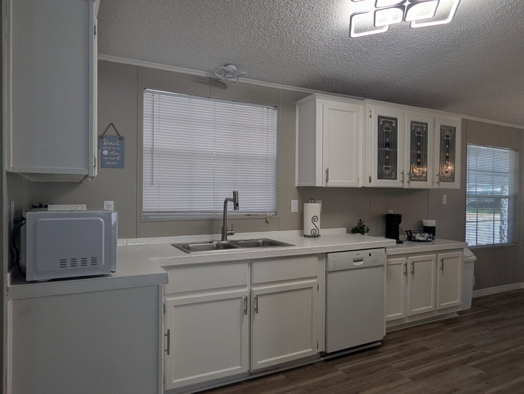 405 Strawberry Ridge Blvd