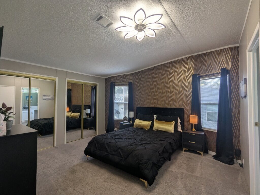 405 Strawberry Ridge Blvd