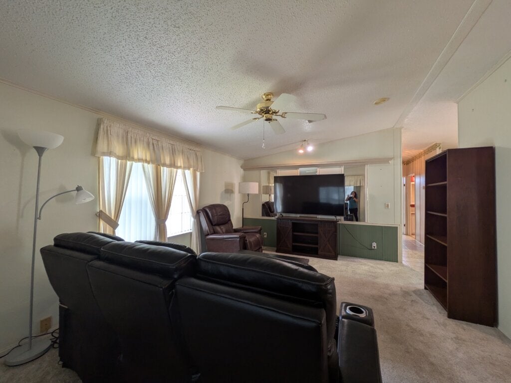 412 Klickety Klak Ln