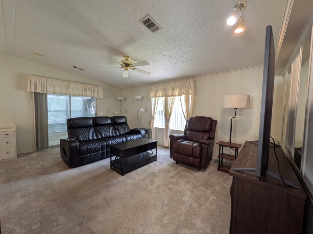 412 Klickety Klak Ln