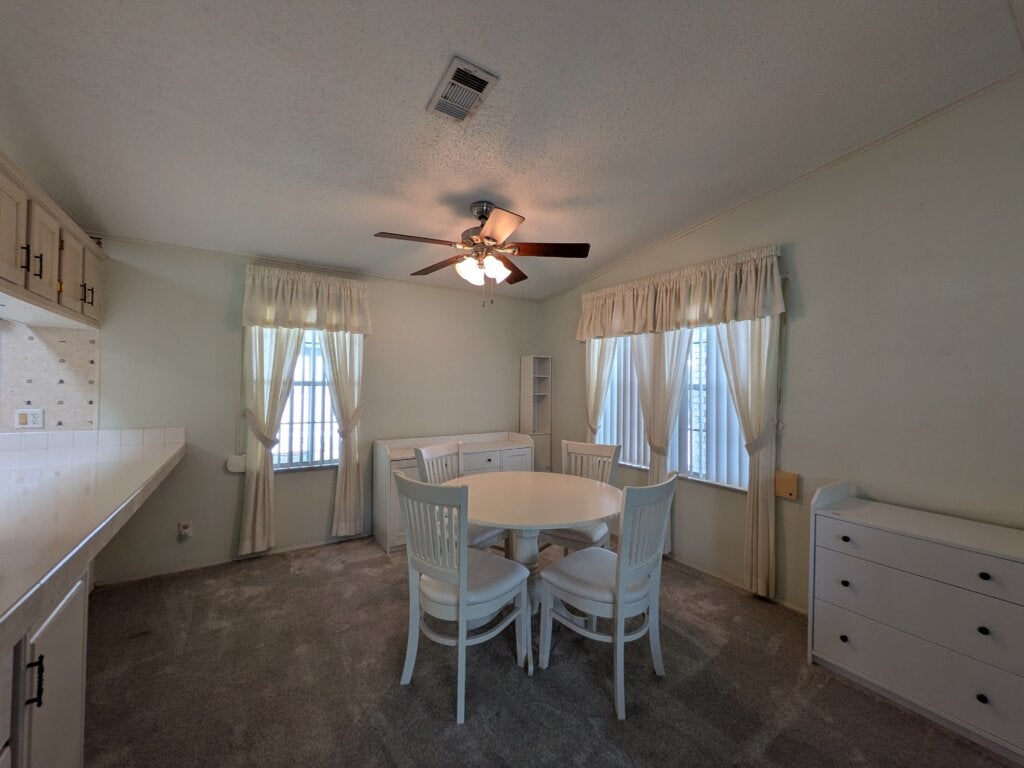 412 Klickety Klak Ln