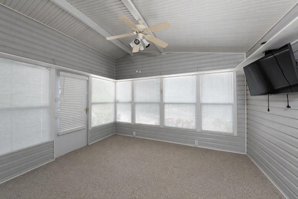 412 Klickety Klak Ln
