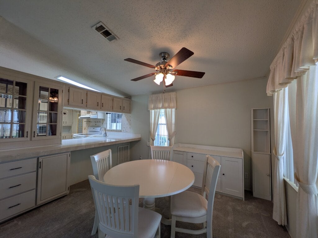 412 Klickety Klak Ln