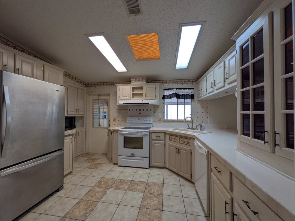 412 Klickety Klak Ln