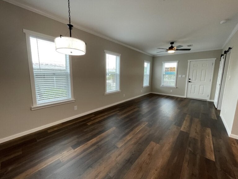 43 Jurua Court