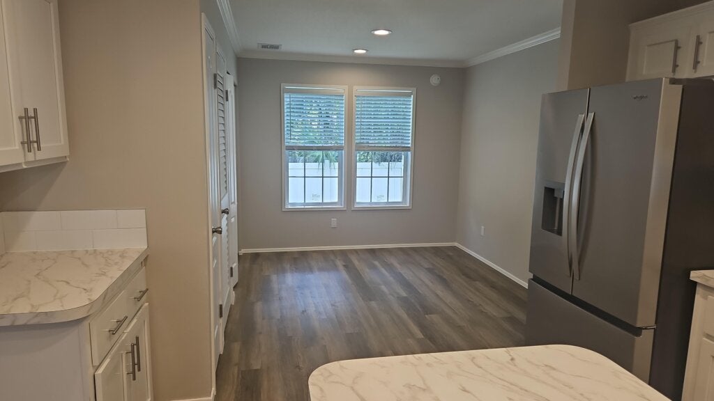 450 Cary Lane
