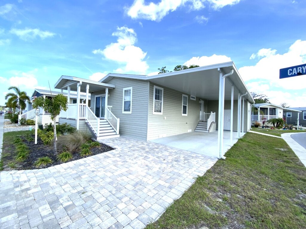 471 Cary Lane