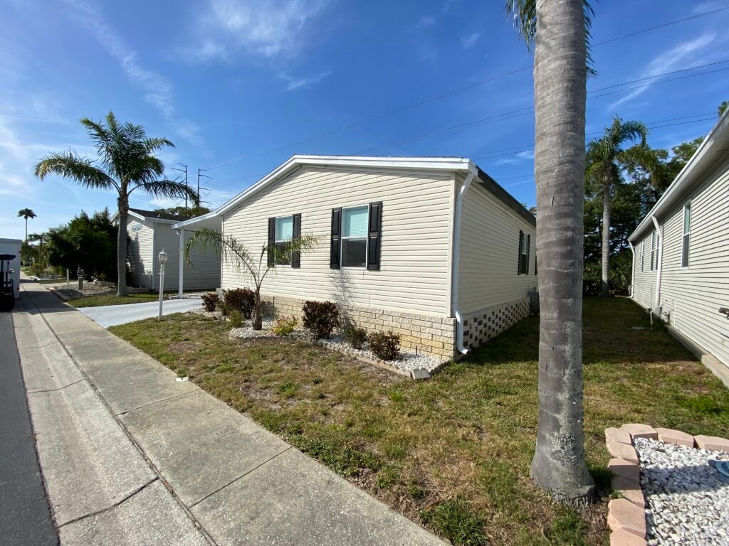 512 Cary Lane