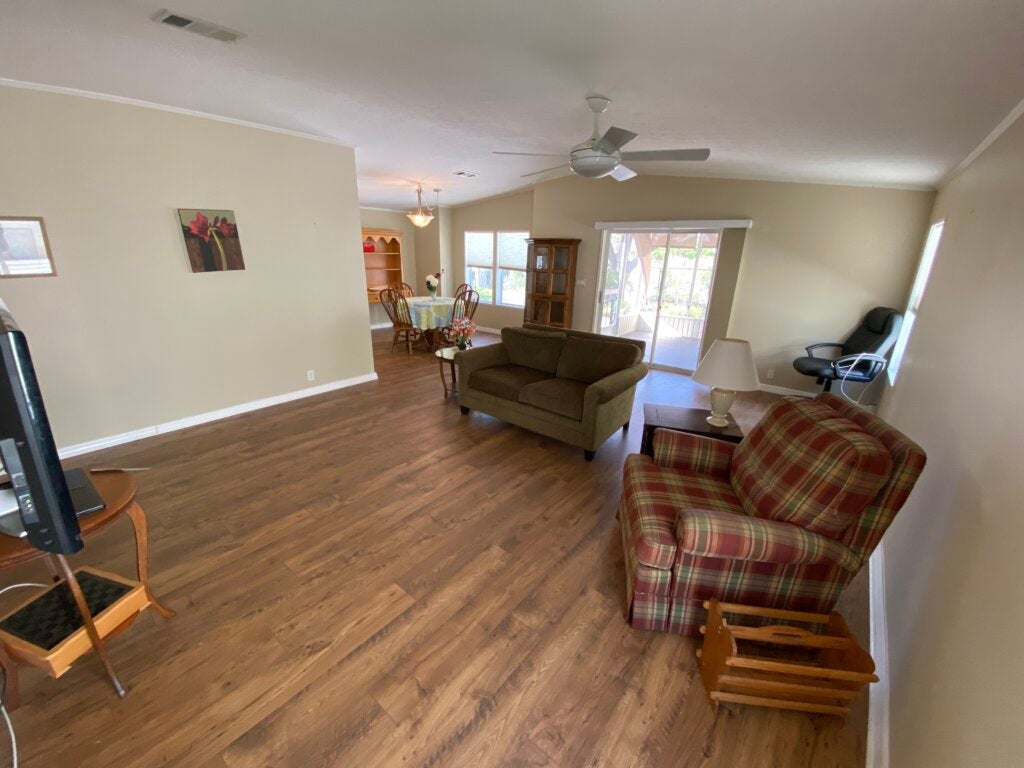 512 Cary Lane