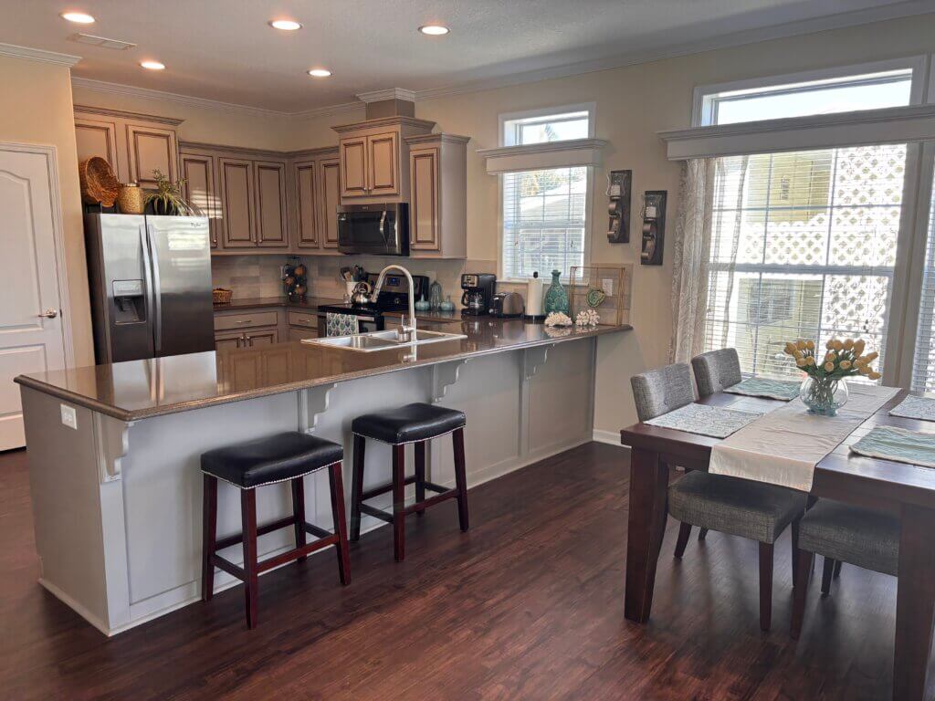 5274 Camelot Drive E