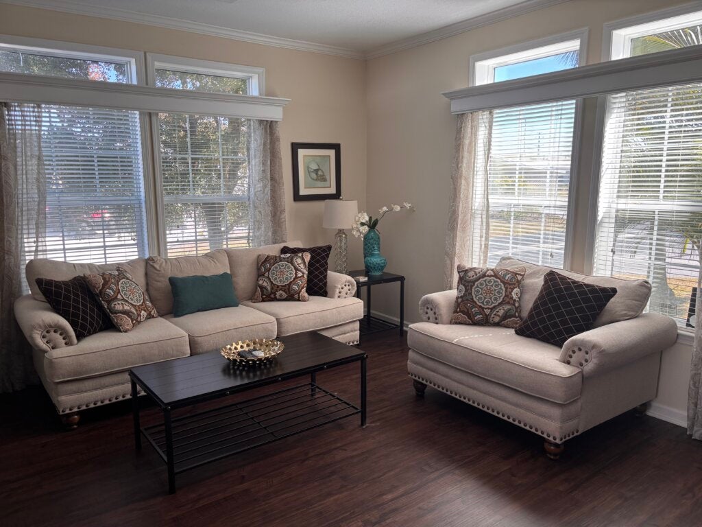 5274 Camelot Drive E