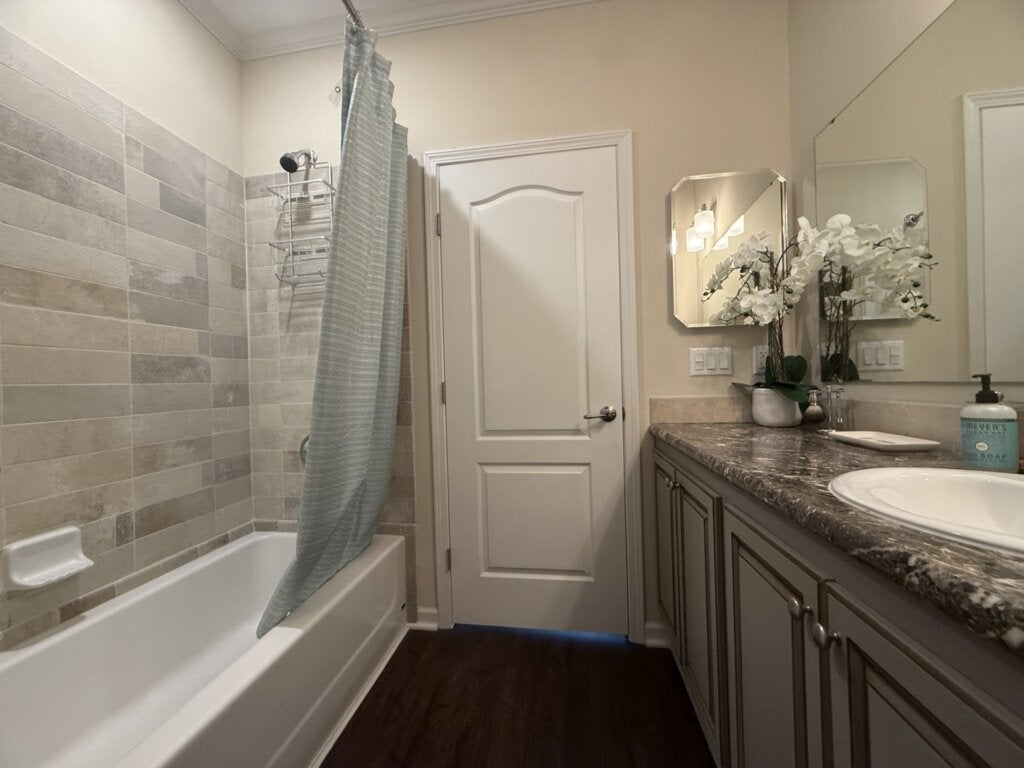 5274 Camelot Drive E