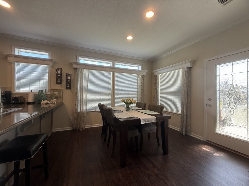 5274 Camelot Drive E