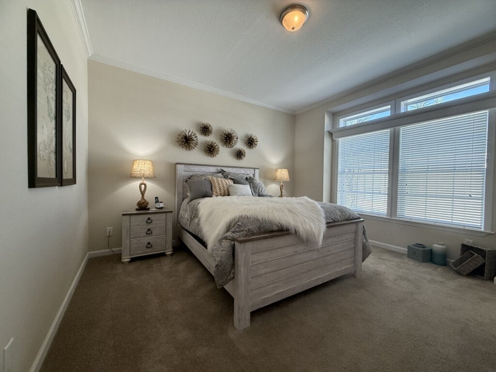 5274 Camelot Drive E