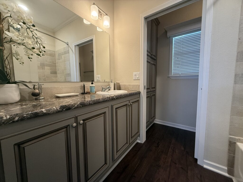 5274 Camelot Drive E