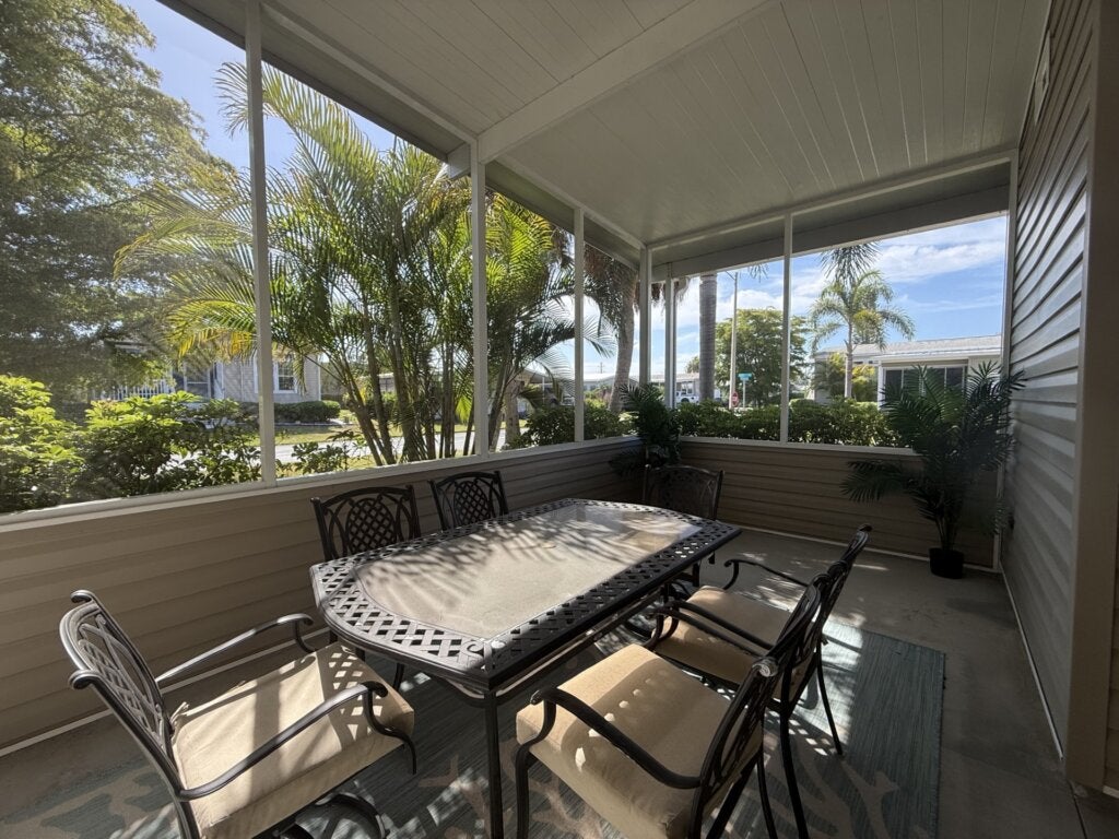 5274 Camelot Drive E