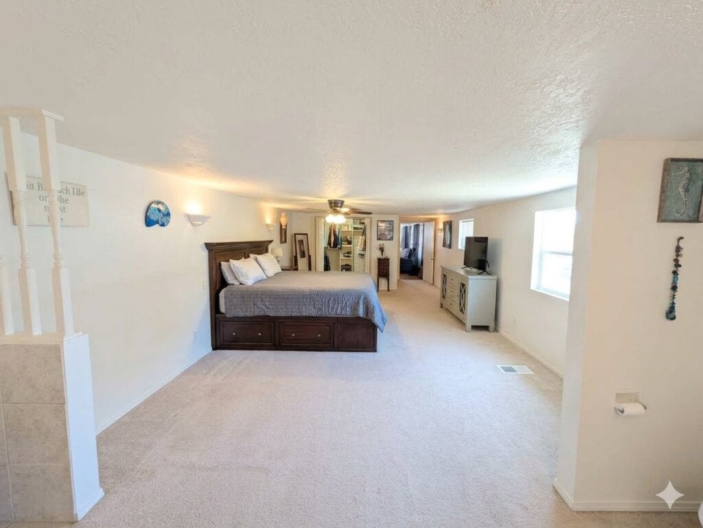 53 Lone Pine Avenue