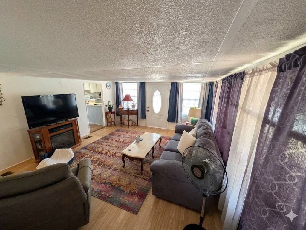 53 Lone Pine Avenue