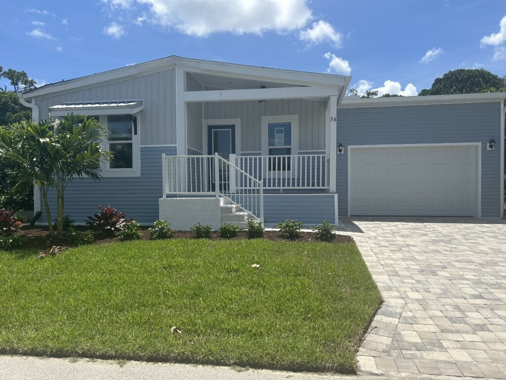 54 Macuro Court