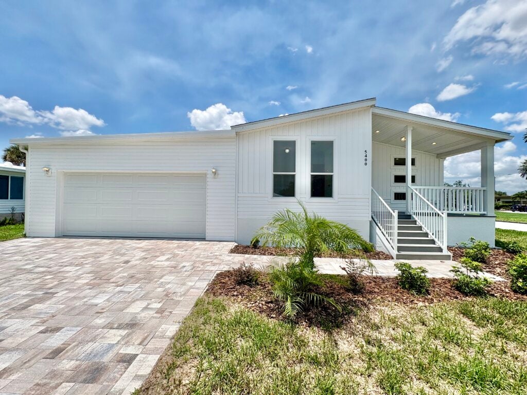 5400 Halifax Drive
