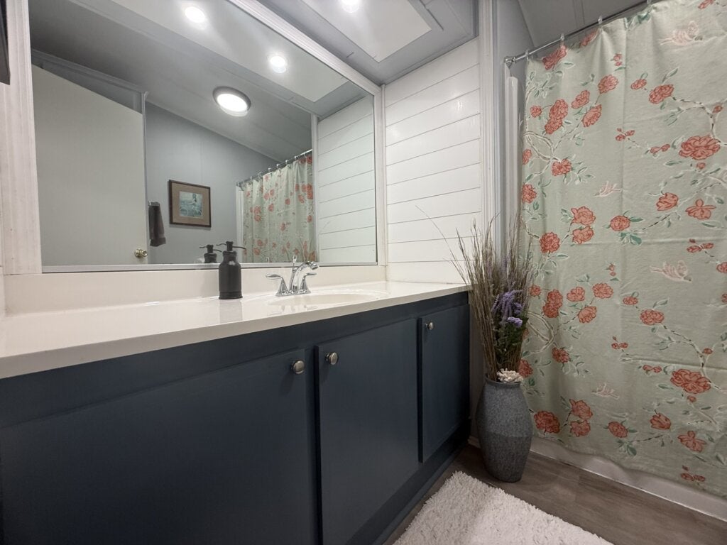 5423 Sussex Lane