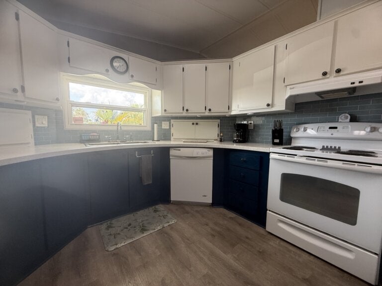 5423 Sussex Lane