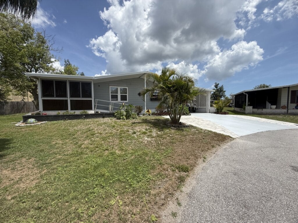 5423 Sussex Lane