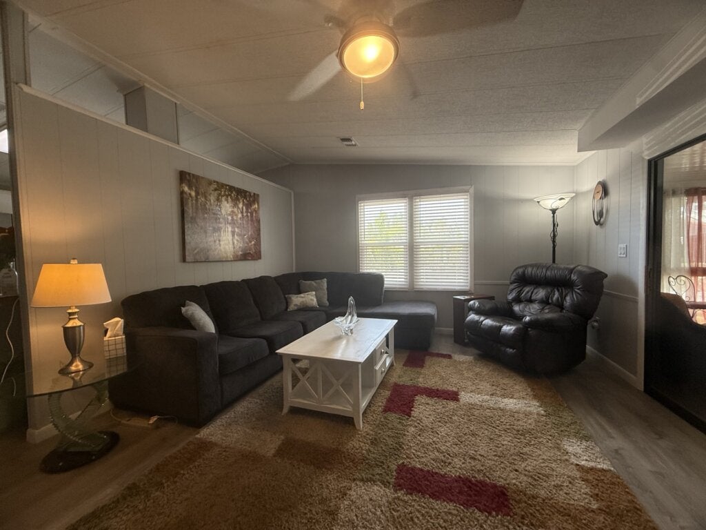 5423 Sussex Lane