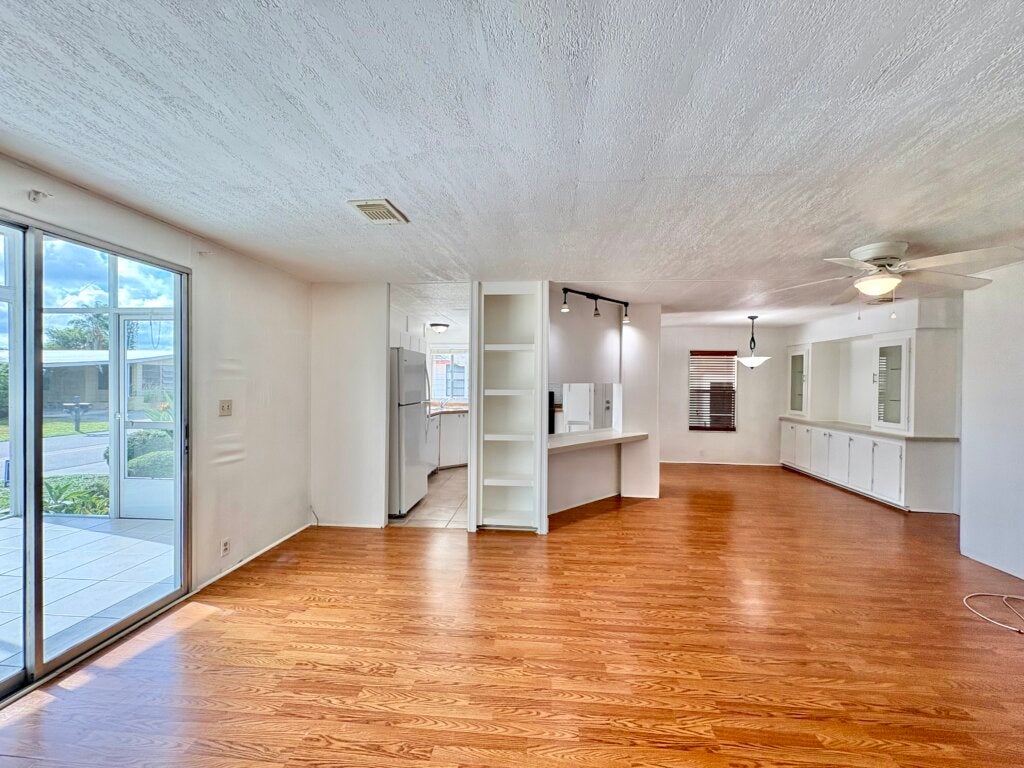 5438 Whitehaven Lane