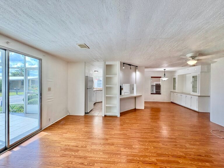5438 Whitehaven Lane