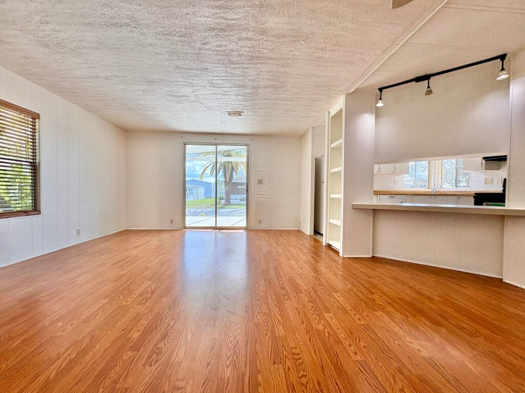 5438 Whitehaven Lane