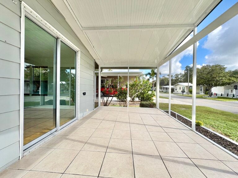 5438 Whitehaven Lane