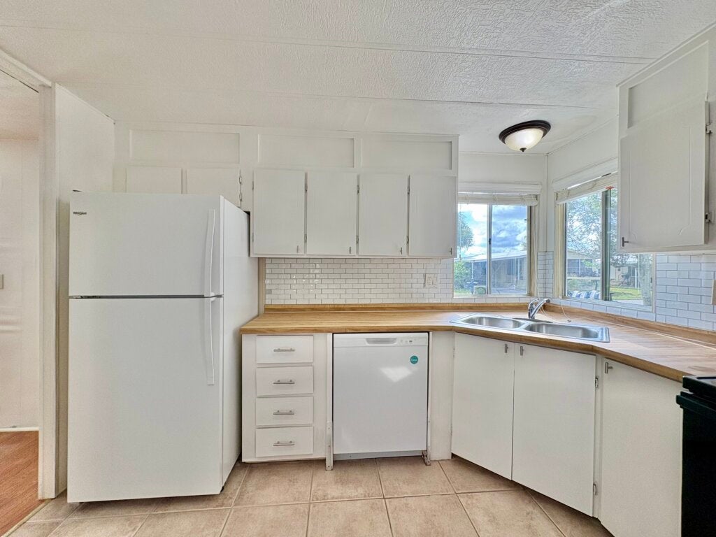 5438 Whitehaven Lane