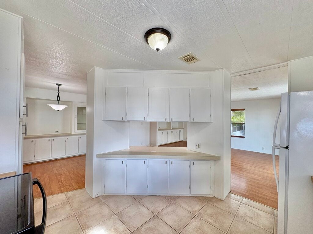 5438 Whitehaven Lane