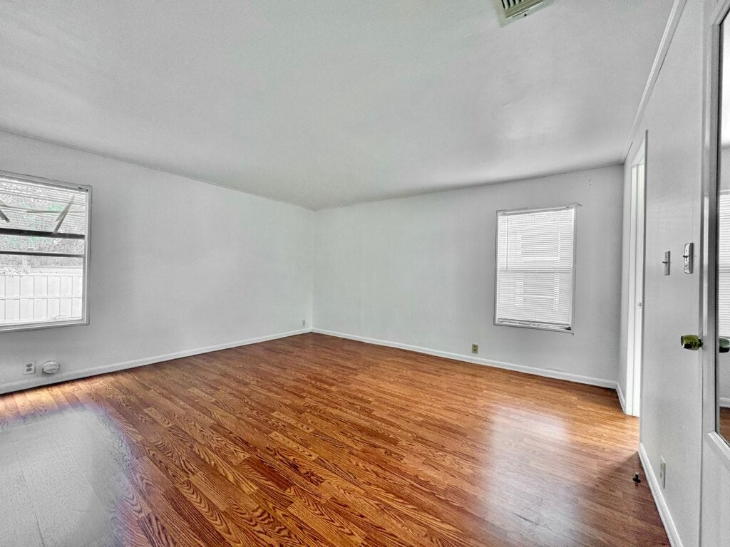 5438 Whitehaven Lane