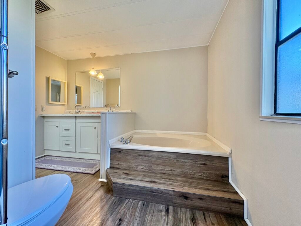 5531 Yarmouth Lane
